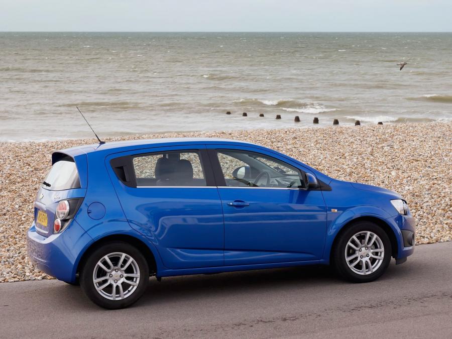  Chevrolet Aveo 2011 года  (UK) (фото 15 из 16)
